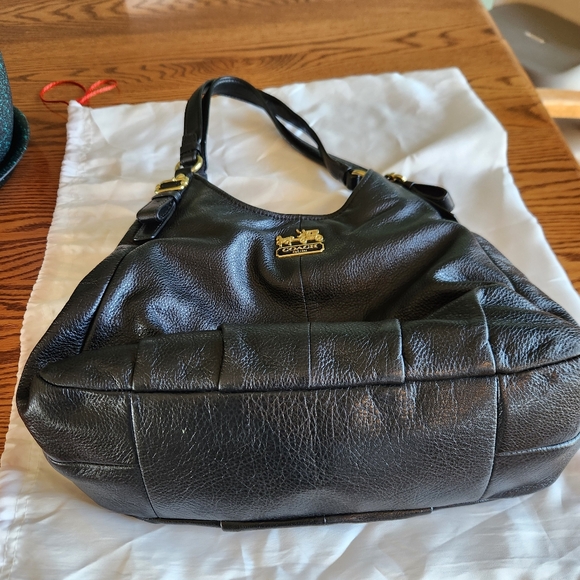 Black Leather Coach - Picture 9 of 9